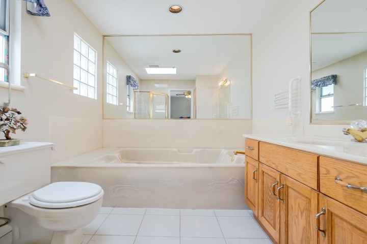 Photo 16 at 927 E 50th Avenue, South Vancouver, Vancouver East