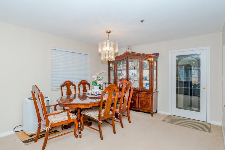 Photo 7 at 927 E 50th Avenue, South Vancouver, Vancouver East