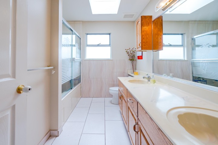Photo 20 at 927 E 50th Avenue, South Vancouver, Vancouver East