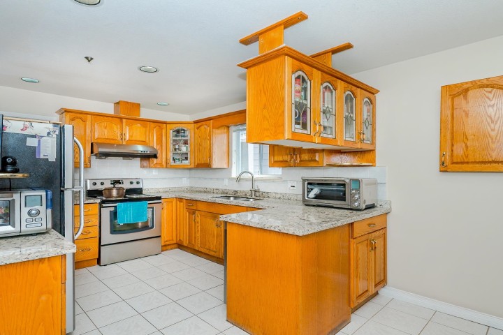 Photo 9 at 927 E 50th Avenue, South Vancouver, Vancouver East