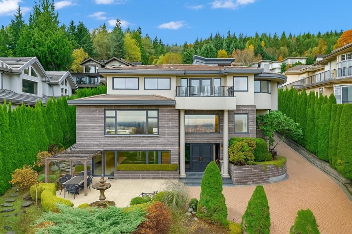 Photo 1 at 1525 Errigal Place, Canterbury WV, West Vancouver