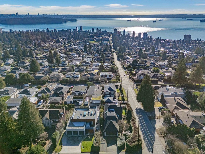 Photo 36 at 2198 Rosebery Avenue, Queens, West Vancouver