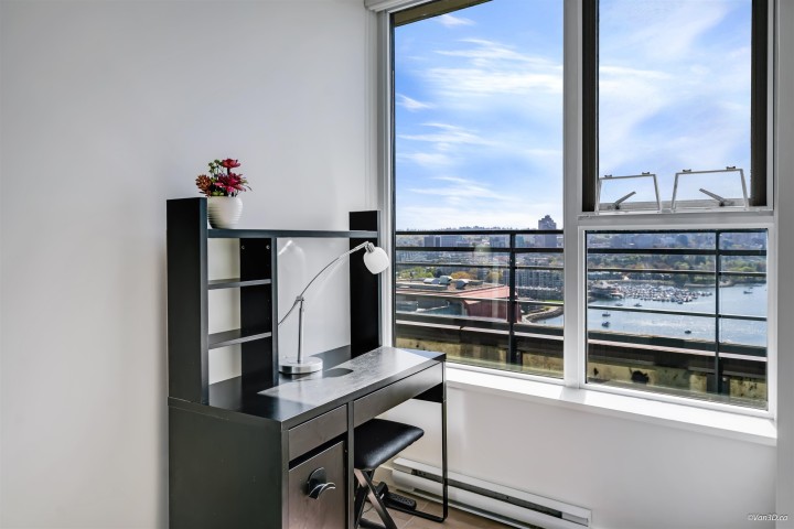 Photo 17 at 3305 - 33 Smithe Street, Yaletown, Vancouver West
