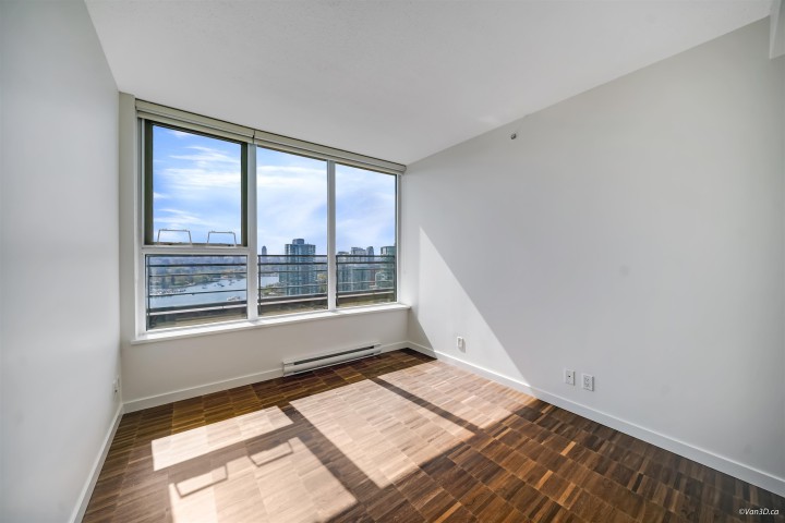 Photo 16 at 3305 - 33 Smithe Street, Yaletown, Vancouver West