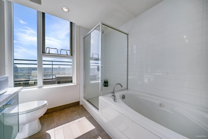 Photo 14 at 3305 - 33 Smithe Street, Yaletown, Vancouver West