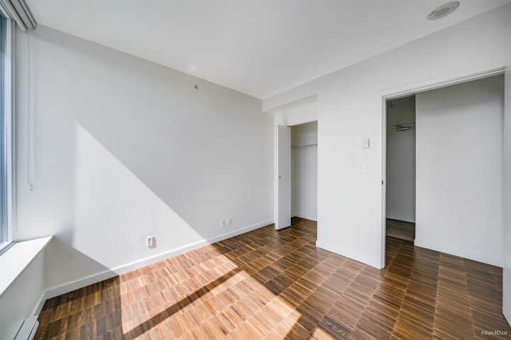 Photo 15 at 3305 - 33 Smithe Street, Yaletown, Vancouver West