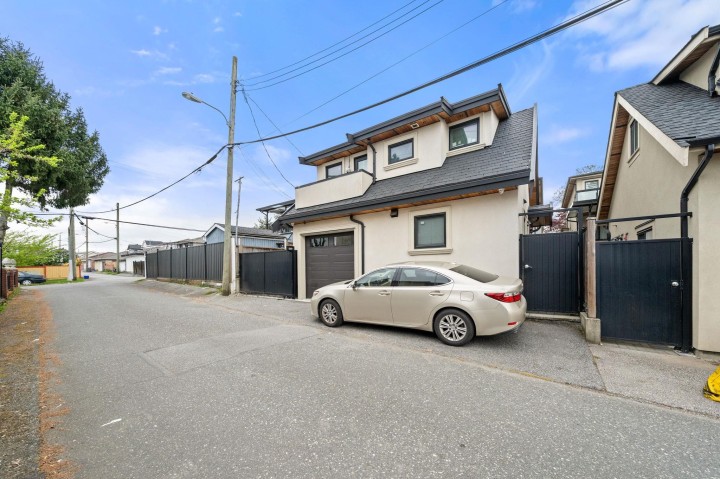 Photo 16 at 416 E 63rd Avenue, South Vancouver, Vancouver East