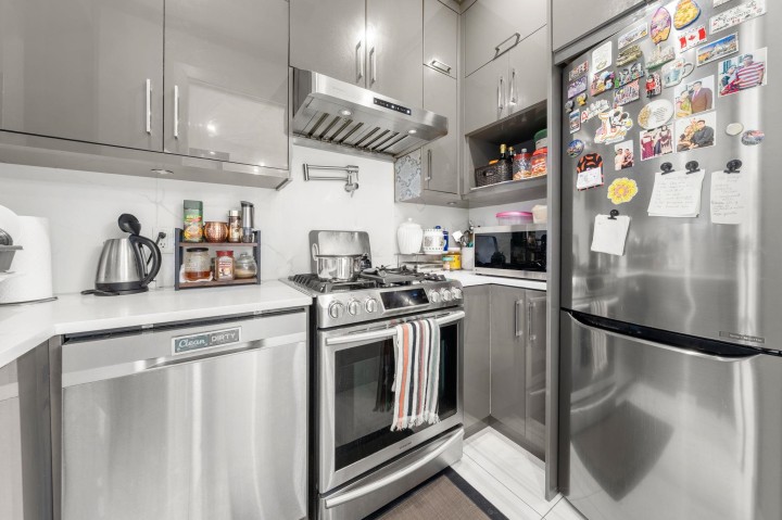 Photo 7 at 416 E 63rd Avenue, South Vancouver, Vancouver East