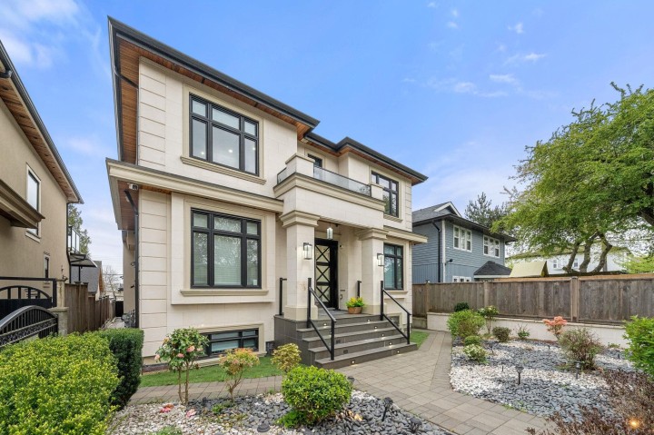 Photo 3 at 416 E 63rd Avenue, South Vancouver, Vancouver East