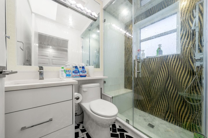 Photo 10 at 416 E 63rd Avenue, South Vancouver, Vancouver East