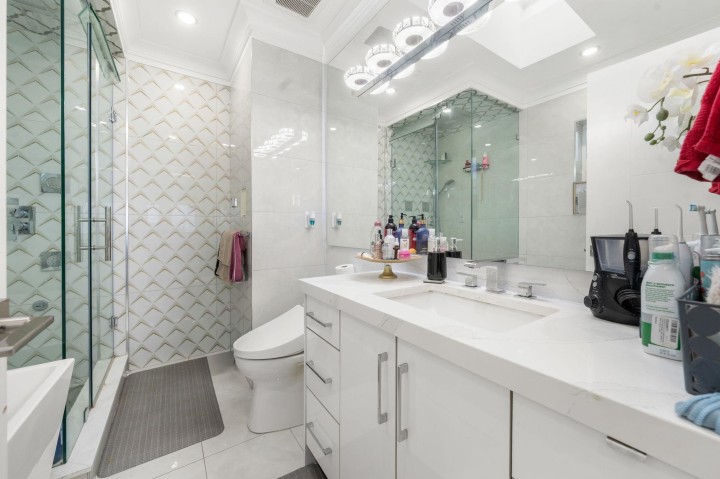 Photo 15 at 416 E 63rd Avenue, South Vancouver, Vancouver East