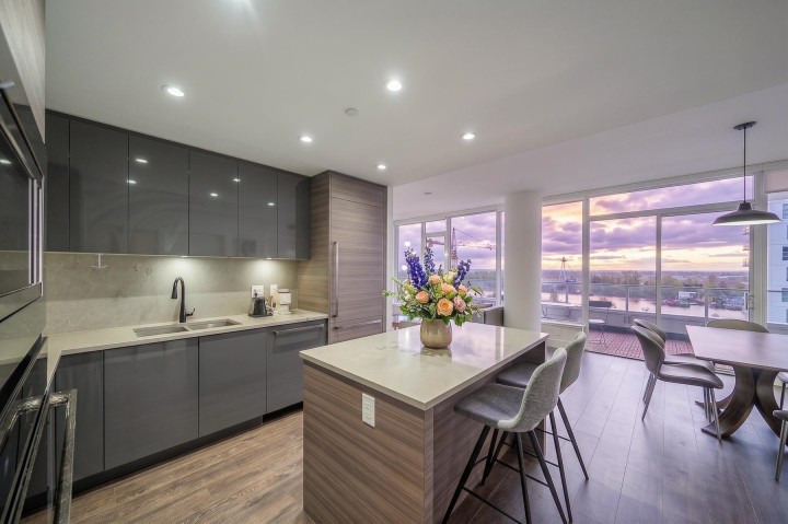 Photo 6 at 1402 - 3438 Sawmill Crescent, South Marine, Vancouver East