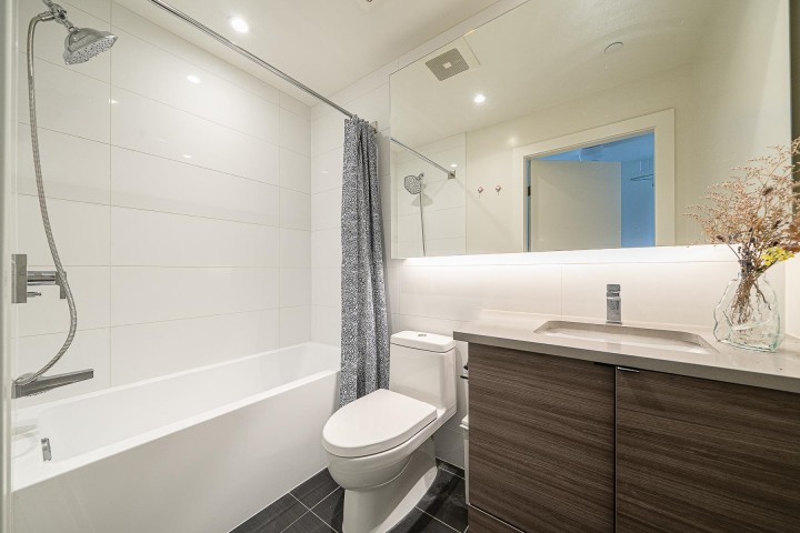 Photo 14 at 1402 - 3438 Sawmill Crescent, South Marine, Vancouver East