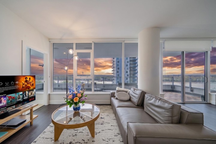 Photo 11 at 1402 - 3438 Sawmill Crescent, South Marine, Vancouver East
