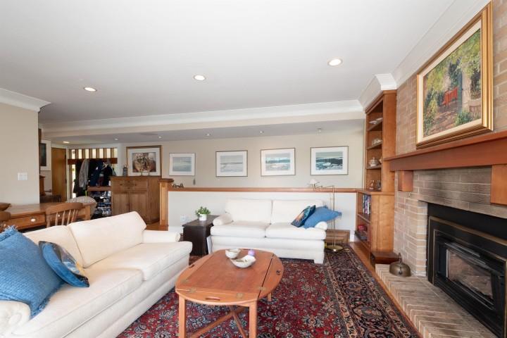 Photo 10 at 4455 Harris Place, Deep Cove, North Vancouver