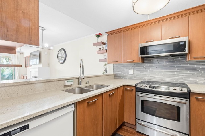 Photo 9 at 3 - 2150 Se Marine Drive, South Marine, Vancouver East