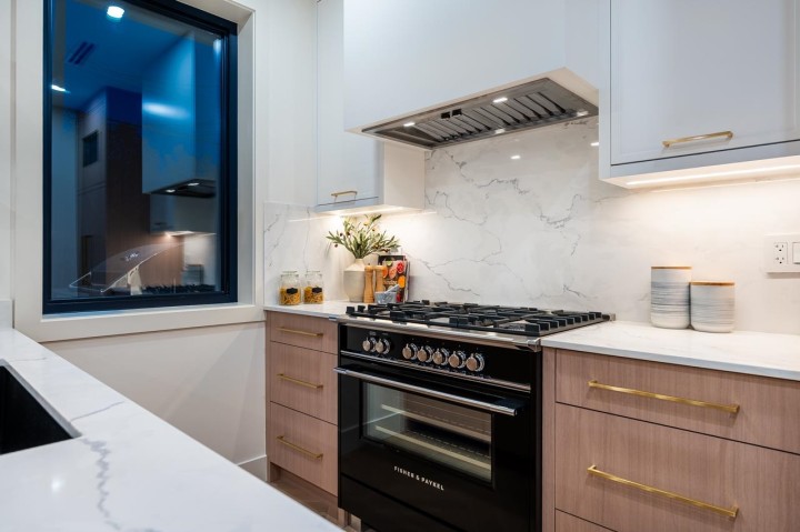 Photo 7 at 2 - 3345 W 13th Avenue, Kitsilano, Vancouver West