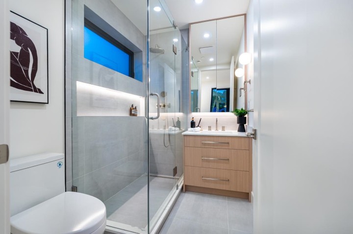 Photo 15 at 2 - 3345 W 13th Avenue, Kitsilano, Vancouver West