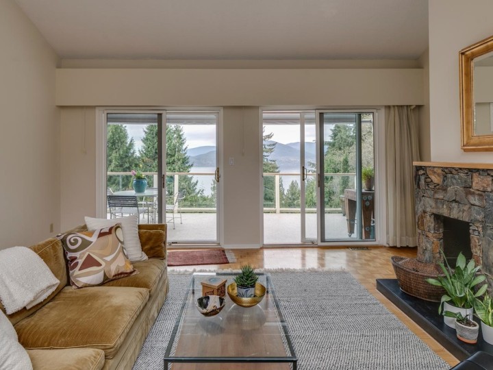Photo 3 at 110 Oceanview Place, Lions Bay, West Vancouver