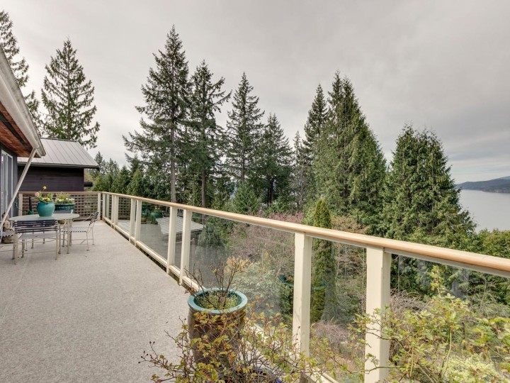 Photo 8 at 110 Oceanview Place, Lions Bay, West Vancouver