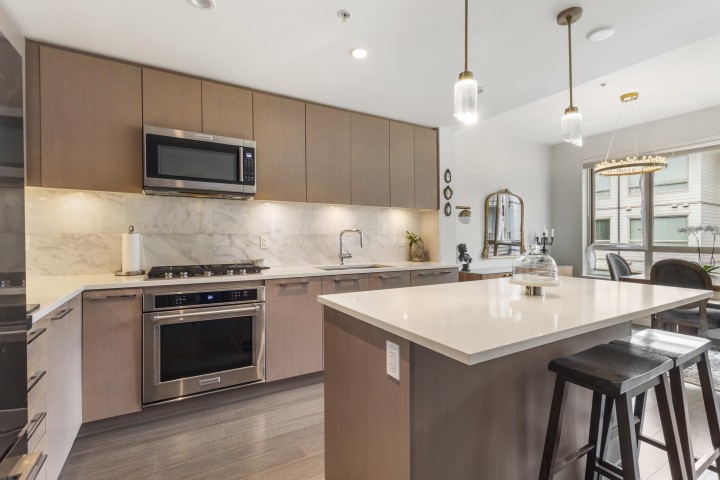 Photo 10 at 418 - 2651 Library Lane, Lynn Valley, North Vancouver