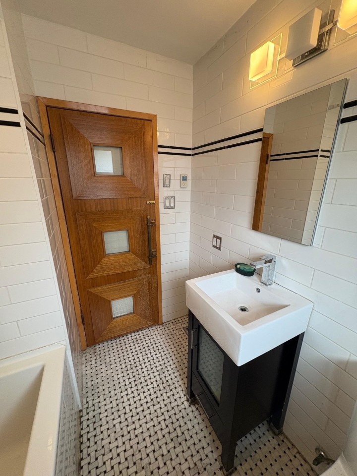 Photo 11 at 2274 Mclean Drive, Grandview Woodland, Vancouver East