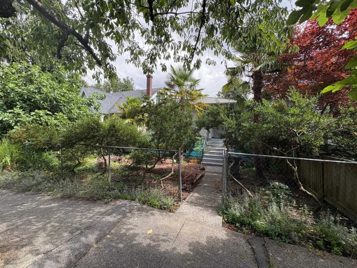 Photo 4 at 2274 Mclean Drive, Grandview Woodland, Vancouver East