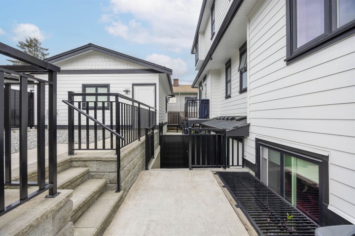 Photo 22 at 4541 Hoy Street, Collingwood VE, Vancouver East