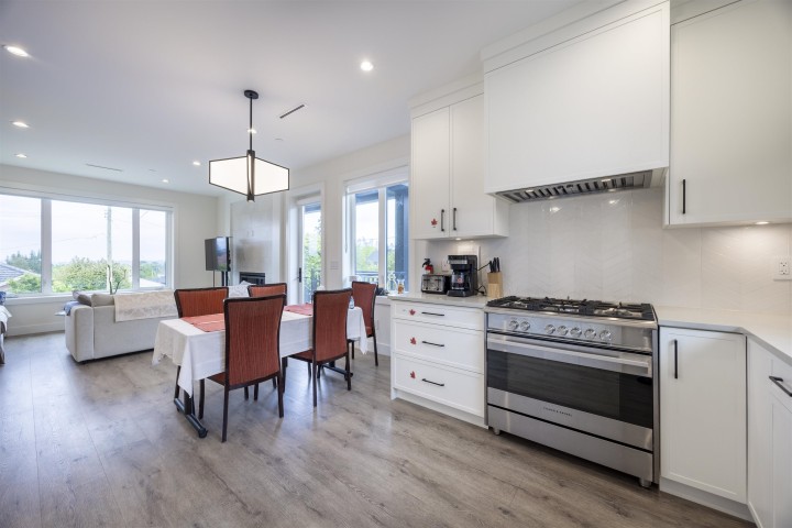 Photo 3 at 4541 Hoy Street, Collingwood VE, Vancouver East