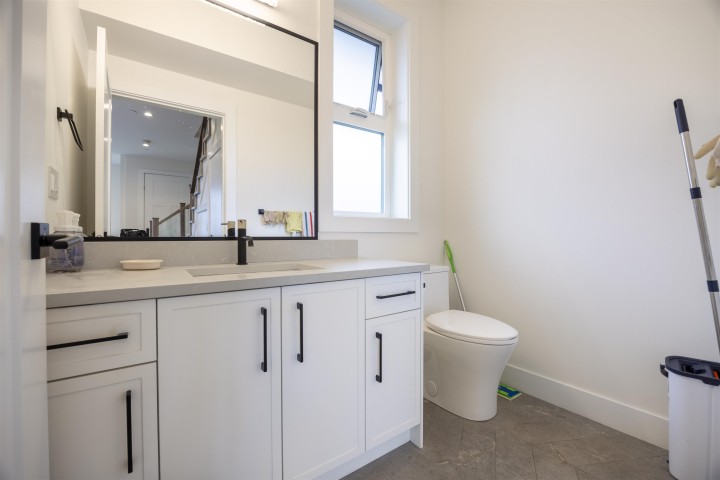 Photo 10 at 4541 Hoy Street, Collingwood VE, Vancouver East