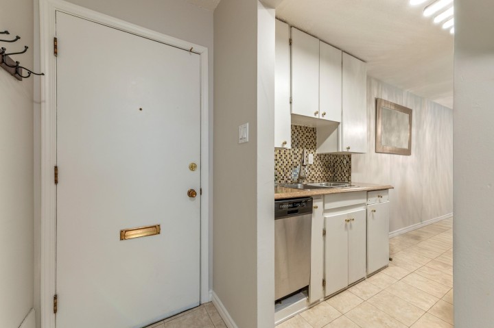 Photo 6 at 103 - 2040 Cornwall Avenue, Kitsilano, Vancouver West