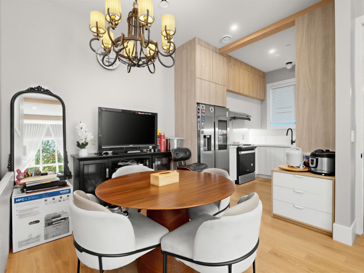 Photo 13 at 105 E 64th Avenue, South Vancouver, Vancouver East