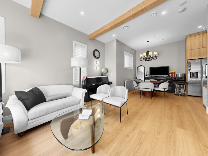Photo 10 at 105 E 64th Avenue, South Vancouver, Vancouver East