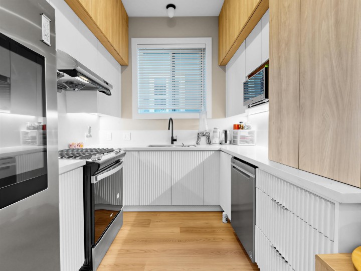 Photo 15 at 105 E 64th Avenue, South Vancouver, Vancouver East