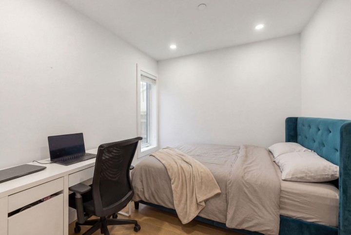 Photo 12 at 2885 E Georgia Street, Renfrew VE, Vancouver East
