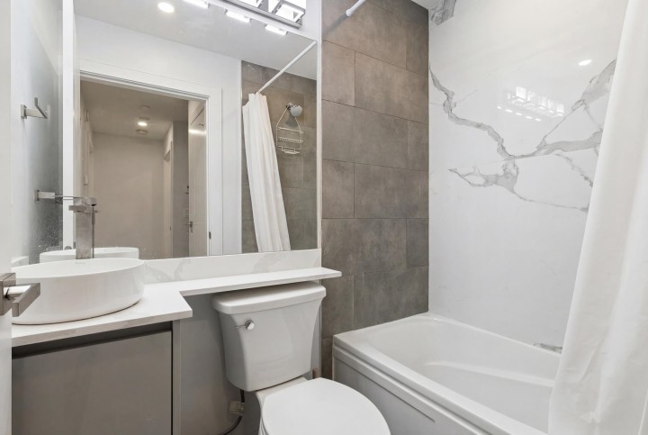 Photo 9 at 2885 E Georgia Street, Renfrew VE, Vancouver East