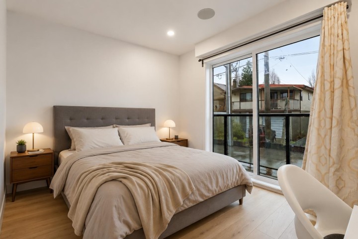Photo 10 at 2885 E Georgia Street, Renfrew VE, Vancouver East