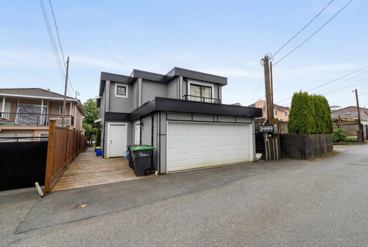 Photo 14 at 2885 E Georgia Street, Renfrew VE, Vancouver East
