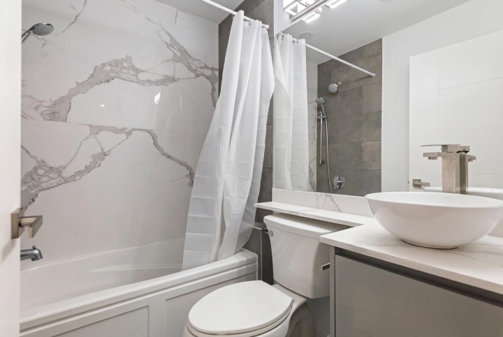 Photo 11 at 2885 E Georgia Street, Renfrew VE, Vancouver East
