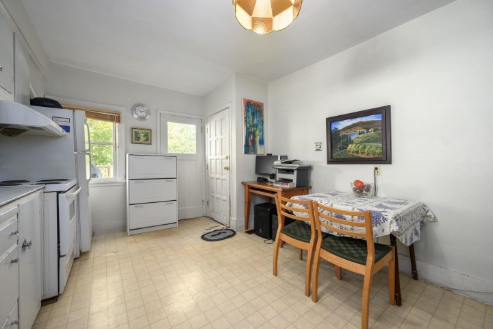 Photo 6 at 2633 Venables Street, Renfrew VE, Vancouver East