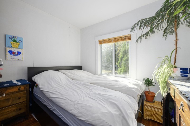 Photo 7 at 2633 Venables Street, Renfrew VE, Vancouver East