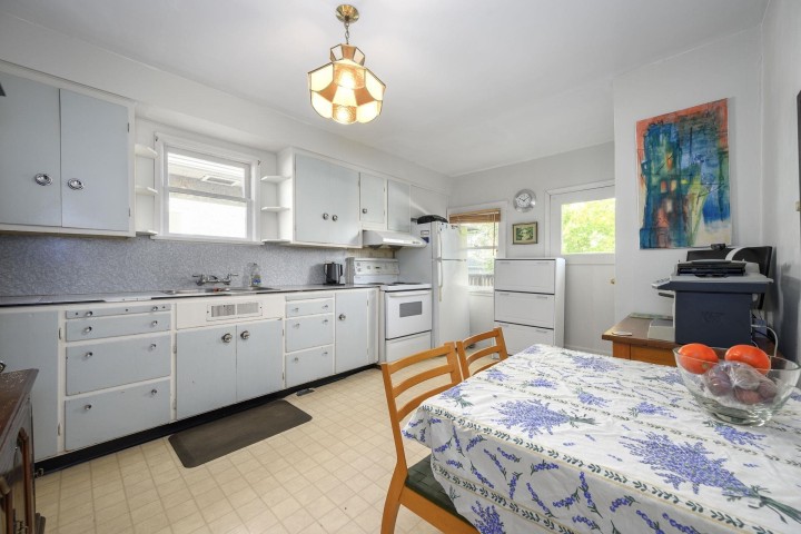 Photo 5 at 2633 Venables Street, Renfrew VE, Vancouver East
