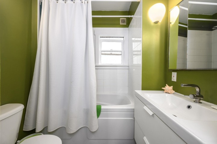 Photo 9 at 2633 Venables Street, Renfrew VE, Vancouver East