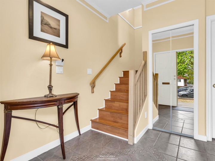 Photo 2 at 5323 Dumfries Street, Knight, Vancouver East