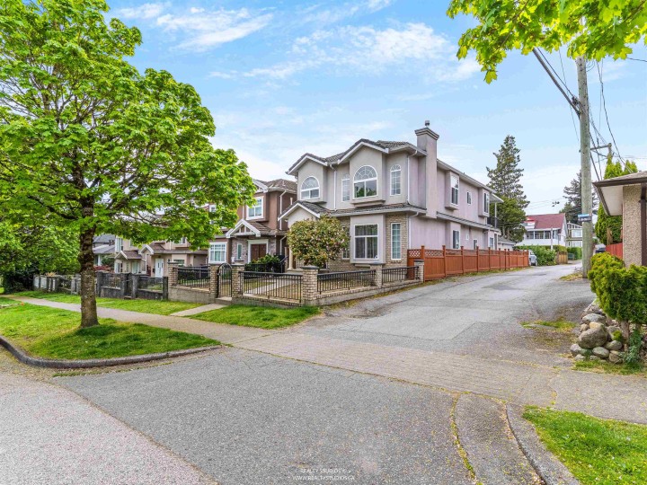 Photo 26 at 5323 Dumfries Street, Knight, Vancouver East