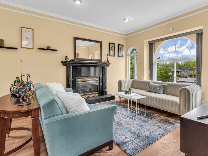 Photo 5 at 5323 Dumfries Street, Knight, Vancouver East