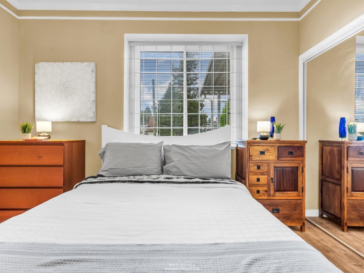 Photo 14 at 5323 Dumfries Street, Knight, Vancouver East