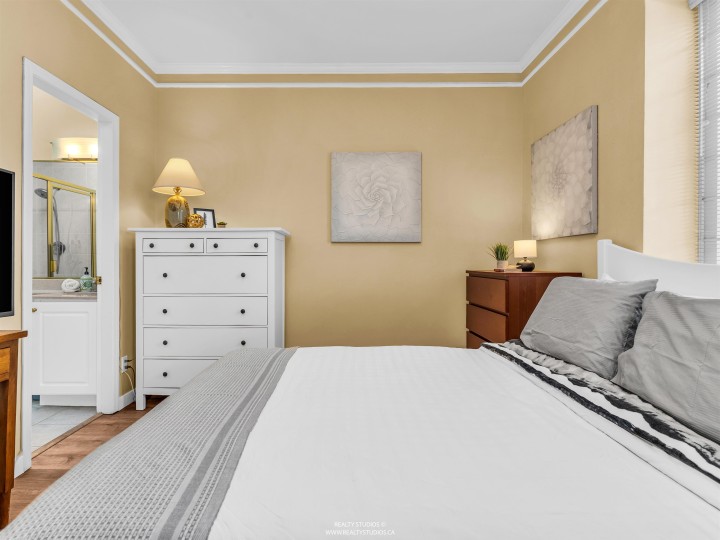 Photo 15 at 5323 Dumfries Street, Knight, Vancouver East