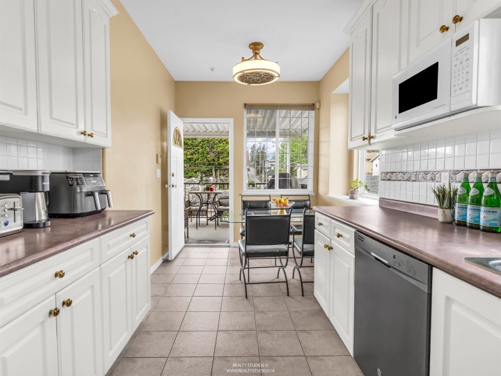 Photo 11 at 5323 Dumfries Street, Knight, Vancouver East