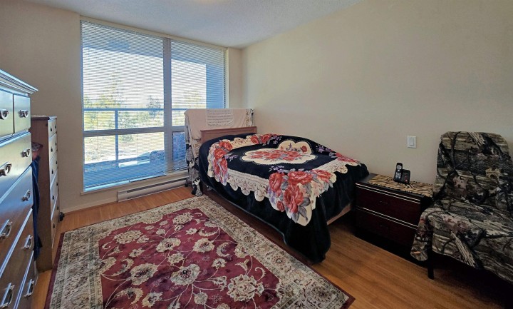 Photo 6 at 810 - 3663 Crowley Drive, Collingwood VE, Vancouver East